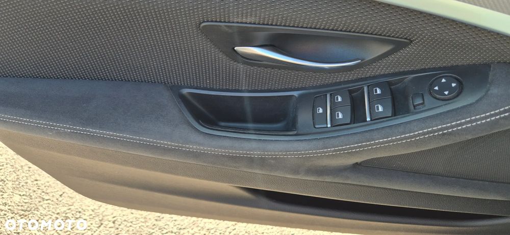 BMW Seria 5 525d xDrive - 9