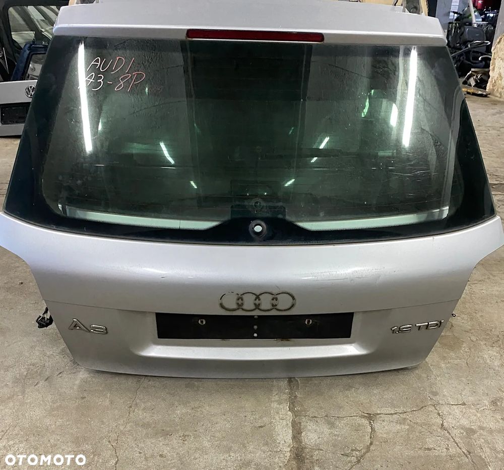 AUDI A38P KLAPA TYŁ - 1