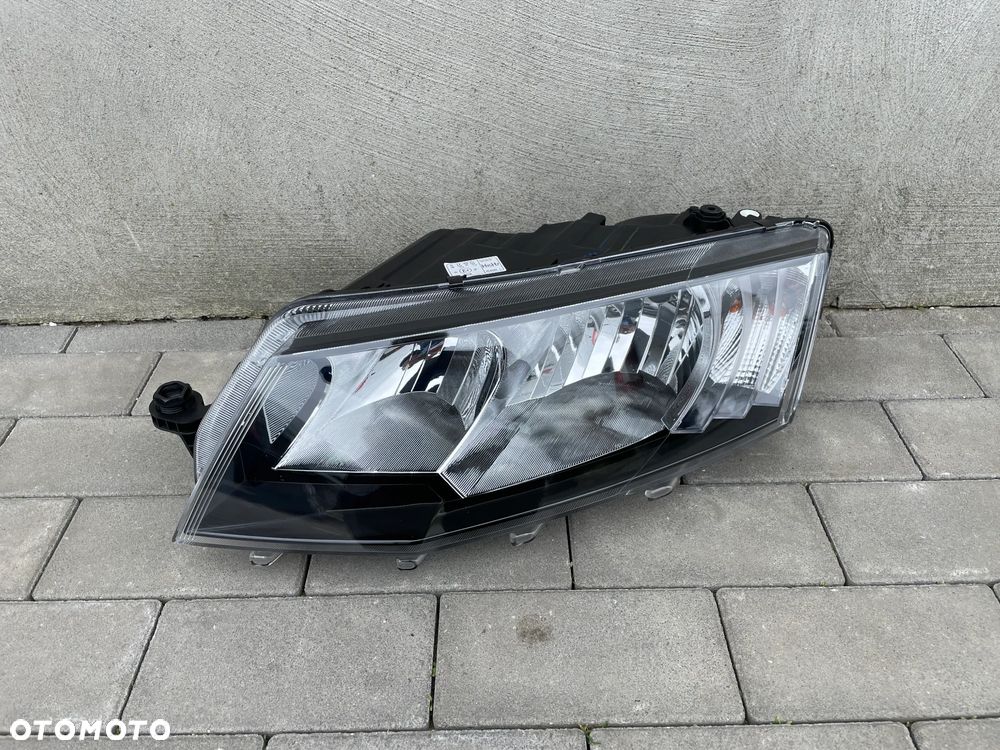 LAMPA PRZEDNIA LEWA SKODA OCTAVIA III  2012-2017 - NOWA - 1