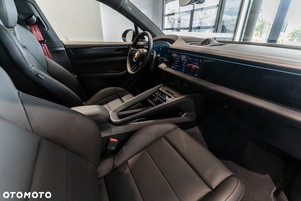 Porsche Macan - 16