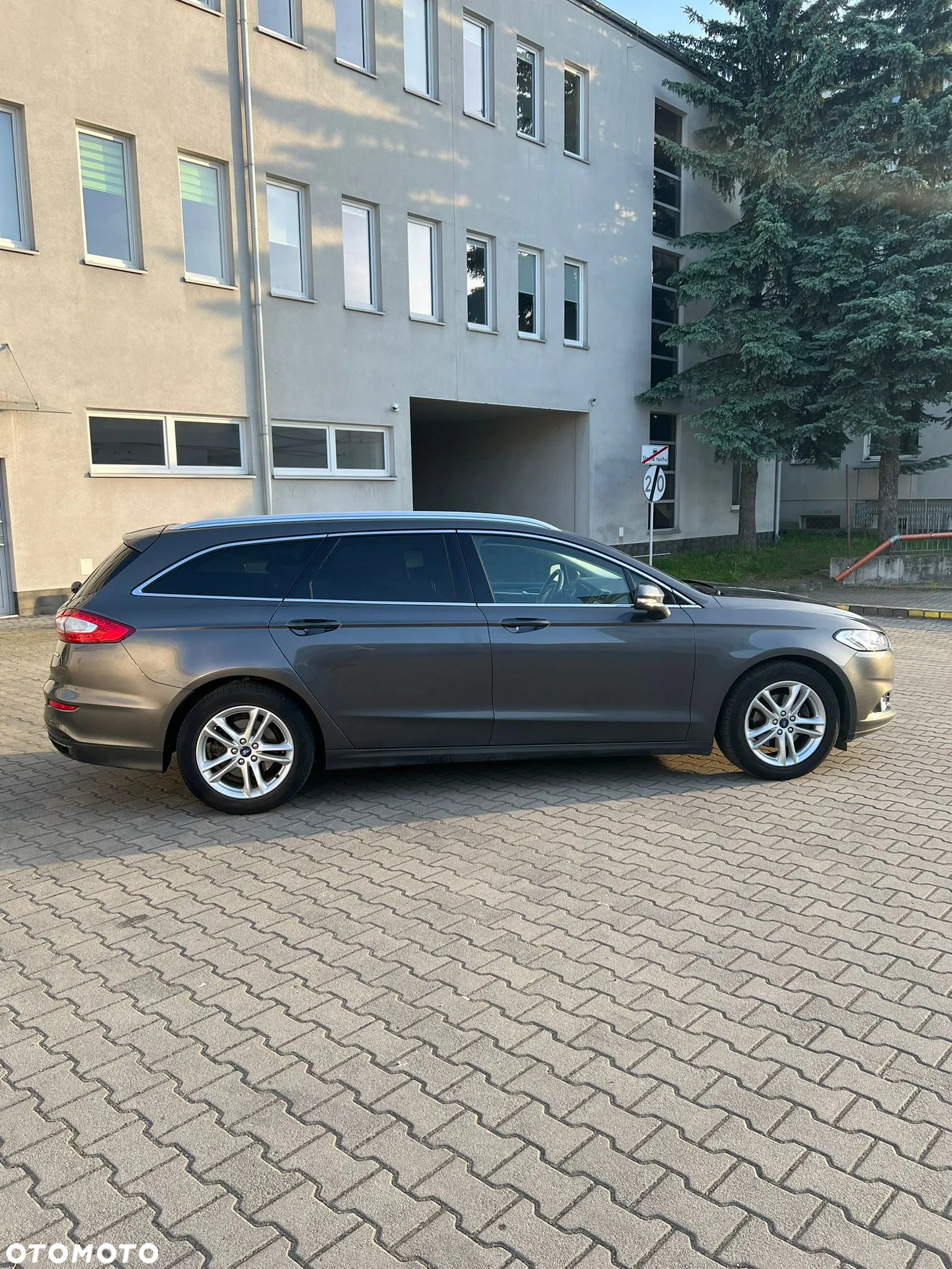 Ford Mondeo 2.0 EcoBoost Titanium - 9