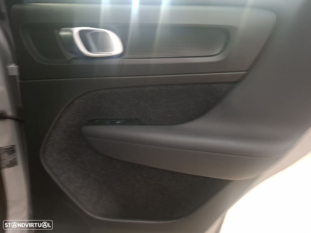 Volvo C40 Recharge 82 kWh Single M. Extended Range RWD Ultimate - 32