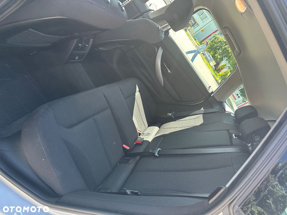 BMW Seria 3 320d xDrive - 11