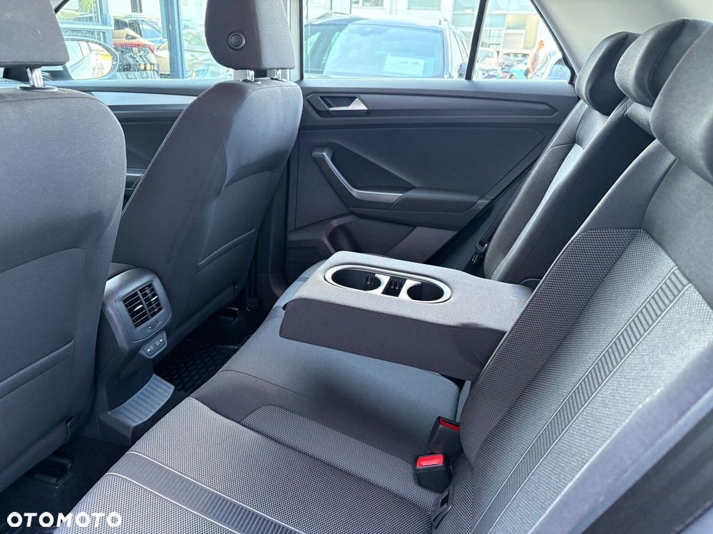 Volkswagen T-Roc - 14