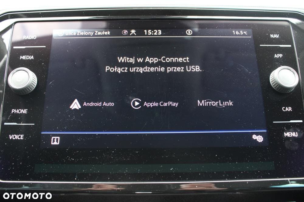 Volkswagen Passat - 21