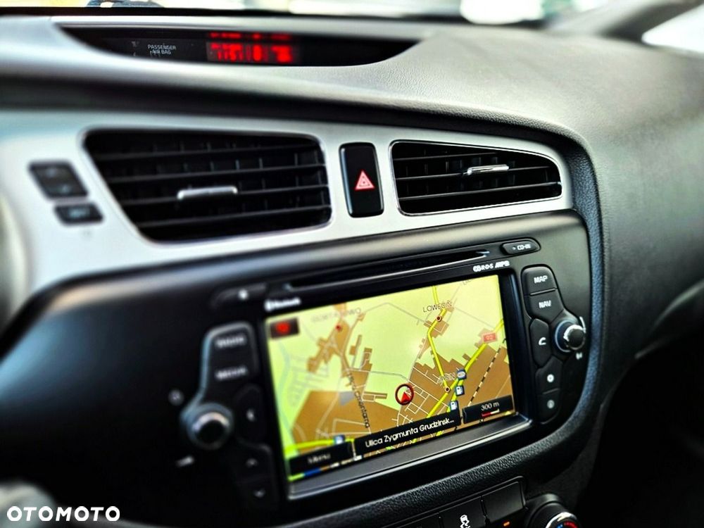 Kia Ceed 1.6 GDI Fifa World Cup Edition - 14