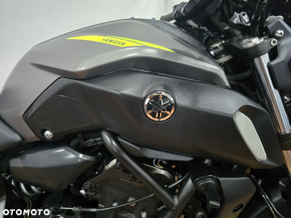 Yamaha MT - 22
