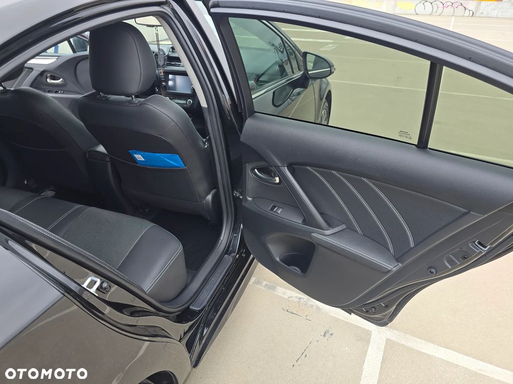 Toyota Avensis 1.8 Premium MS - 19