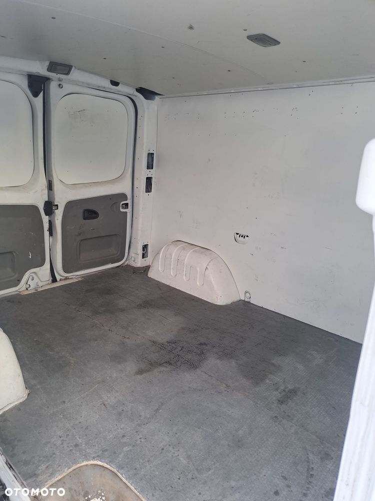 Nissan Primaster - 19