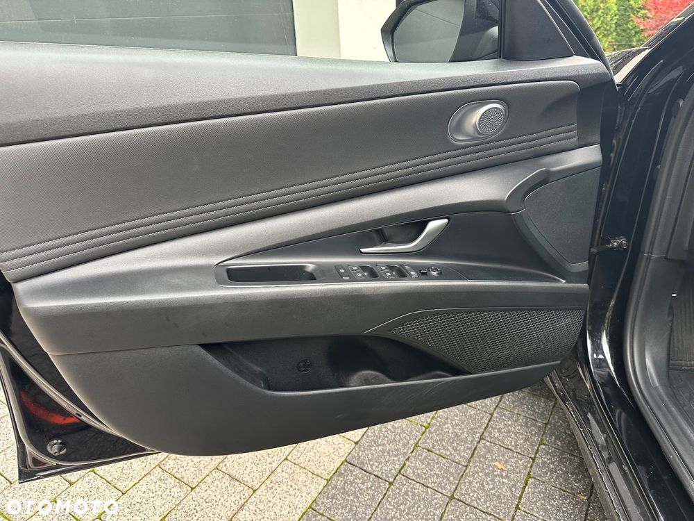 Hyundai Elantra - 18