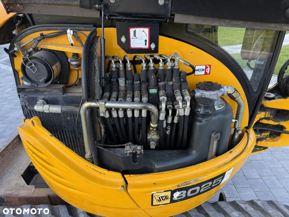 JCB 8025 - 18
