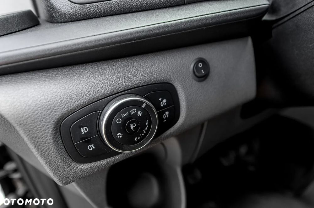 Ford Transit Custom - 13