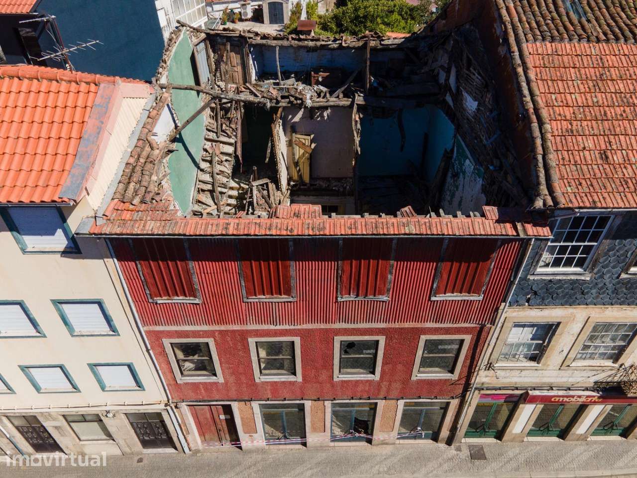 Prédio para Reconstrução no Centro Histórico de Lamego - Grande imagem: 2/18