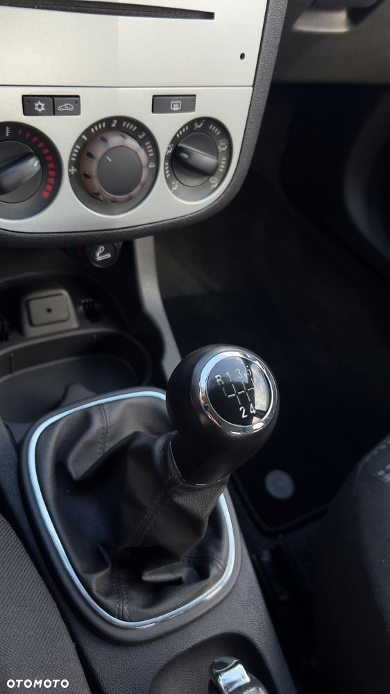Opel Corsa - 18