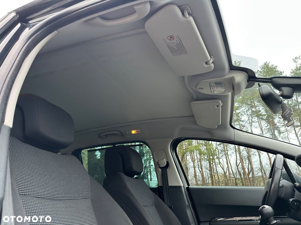 Peugeot 5008 HDI FAP 150 Family Plus - 26