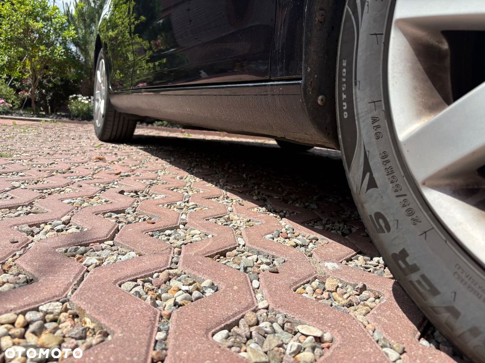 Volkswagen Golf 2.0 TDI DPF Highline - 14