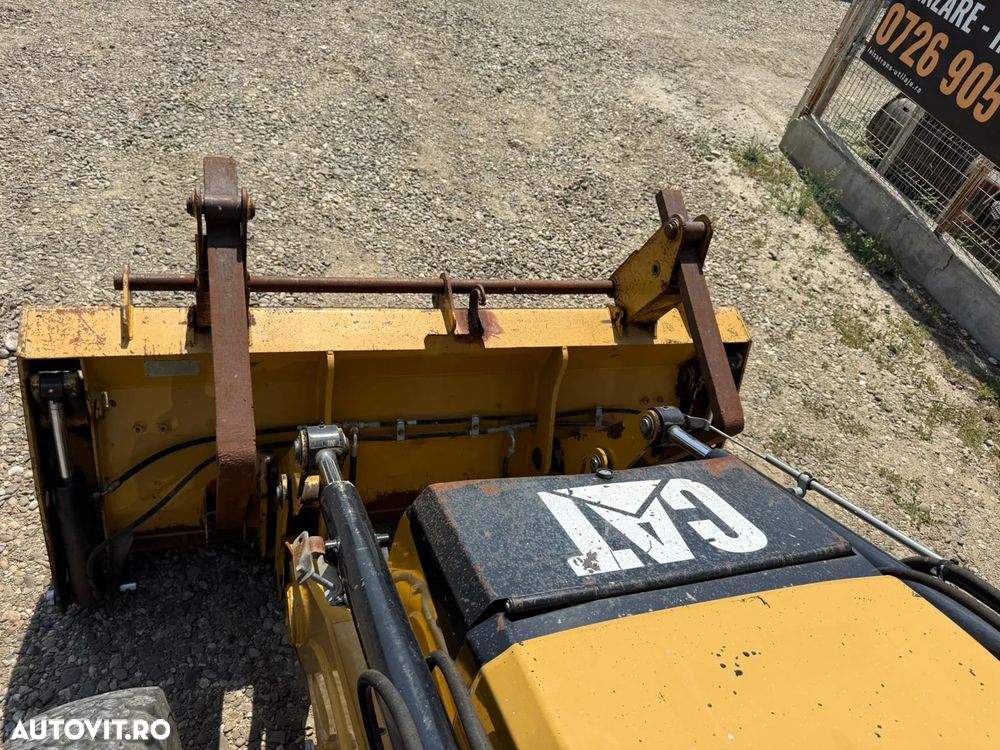 Cat 427F2 - 3