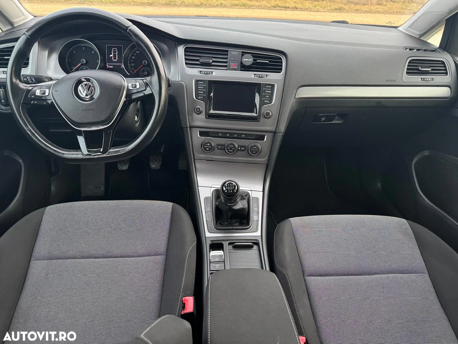 Volkswagen Golf 1.6 TDI BlueMotion Technology Trendline - 6