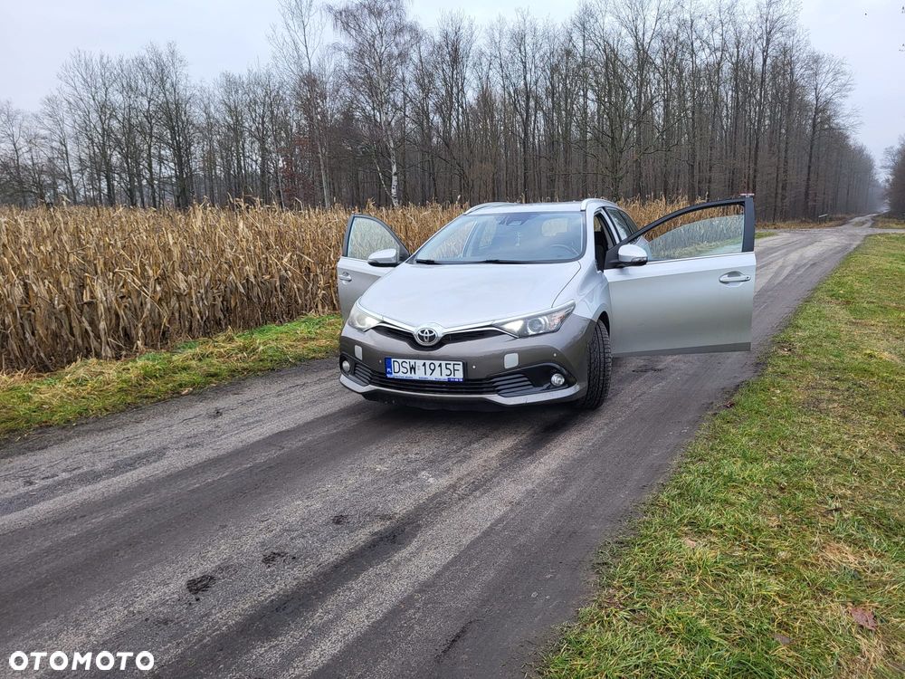 Toyota Auris 1.6 D-4D Premium - 9