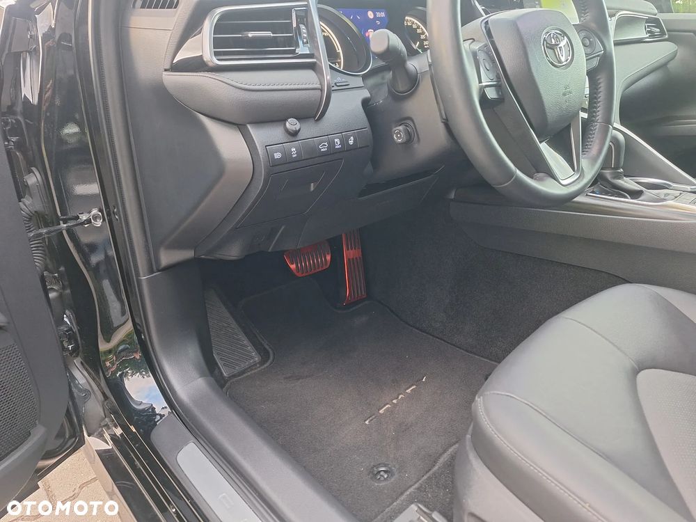 Toyota Camry 2.5 Hybrid Executive CVT - 18