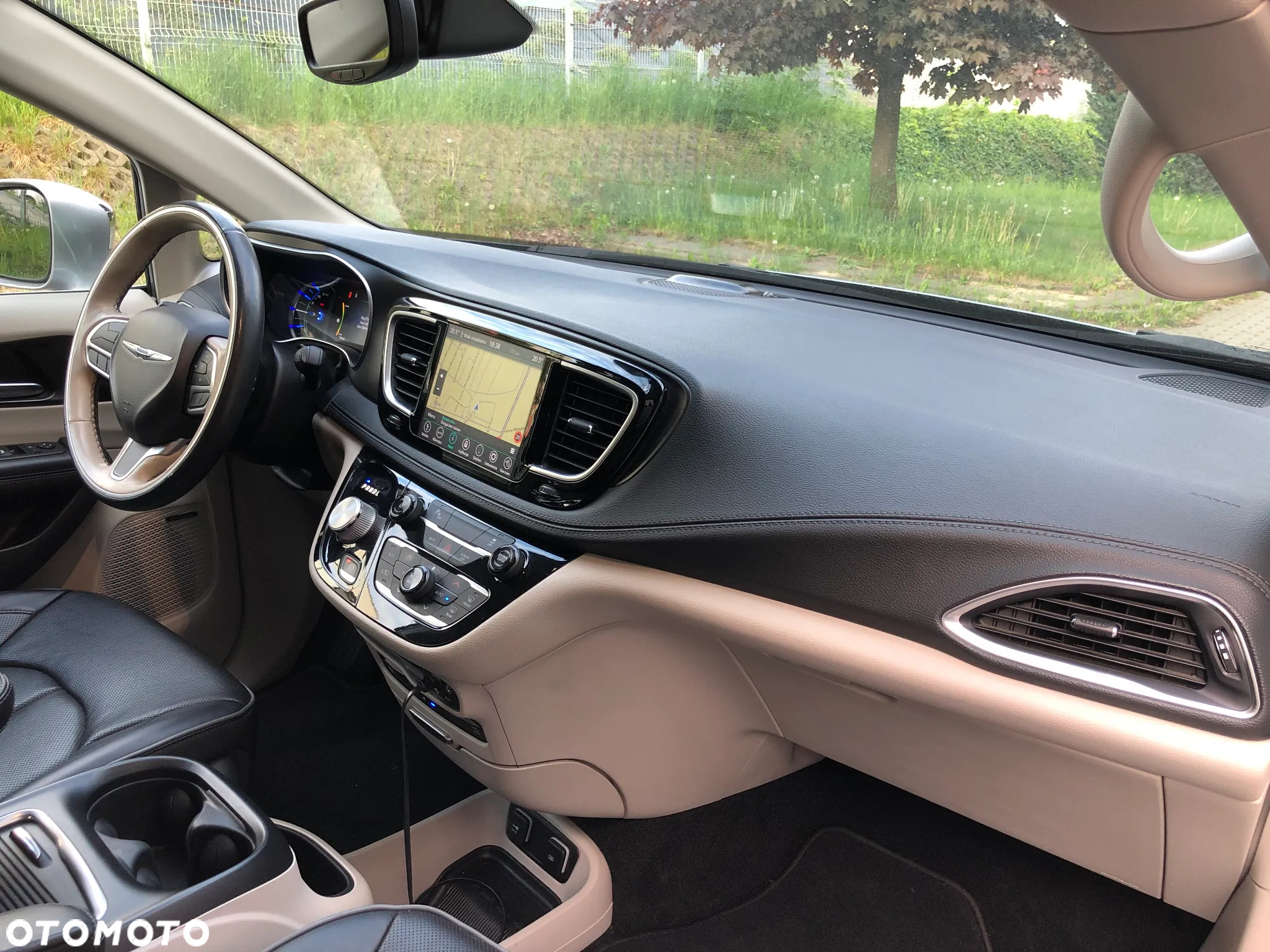 Chrysler Pacifica - 6