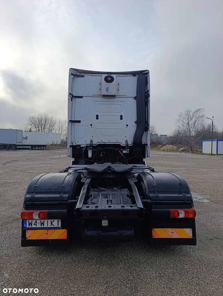 Mercedes-Benz Actros - 6