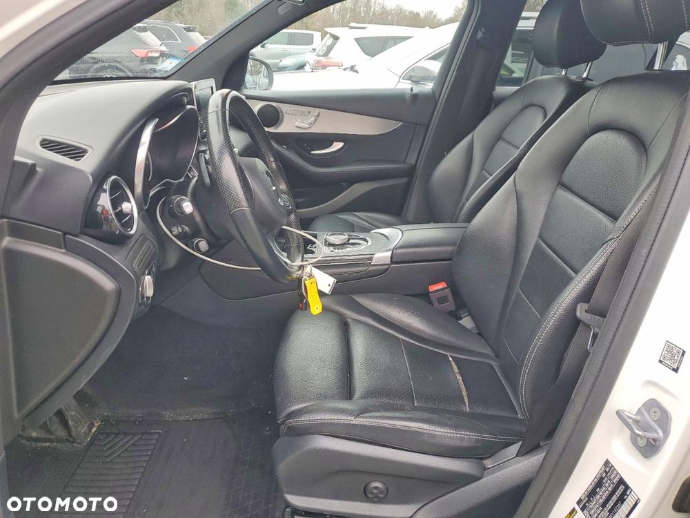 Mercedes-Benz GLC 300 4Matic 9G-TRONIC - 8