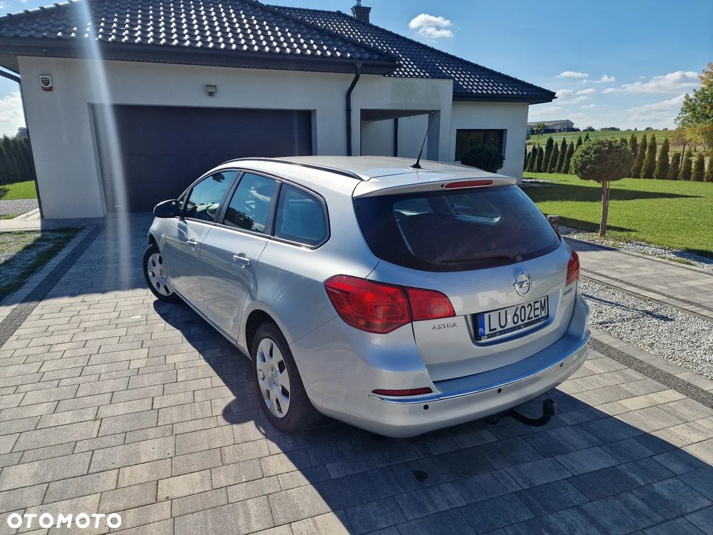 Opel Astra IV 1.4 T Essentia EU6 - 5