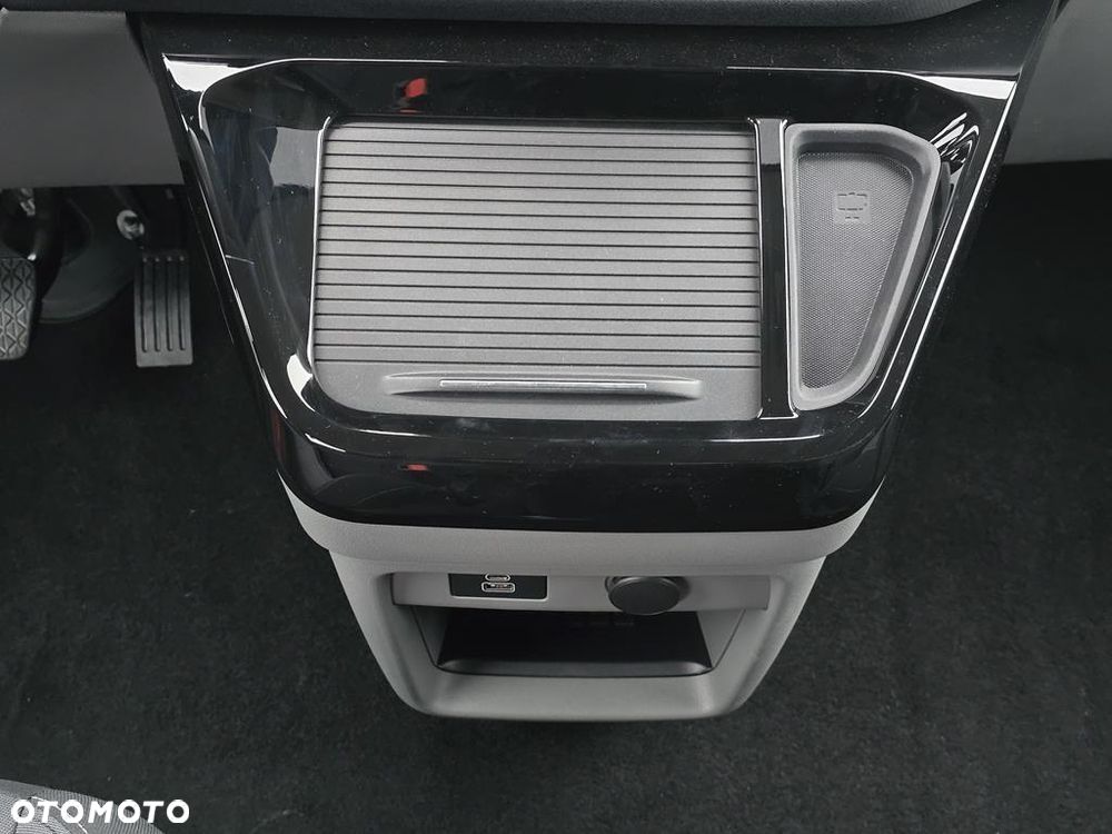 Ford Tourneo Custom 2.0 EcoBlue 320 L2 Titanium - 22