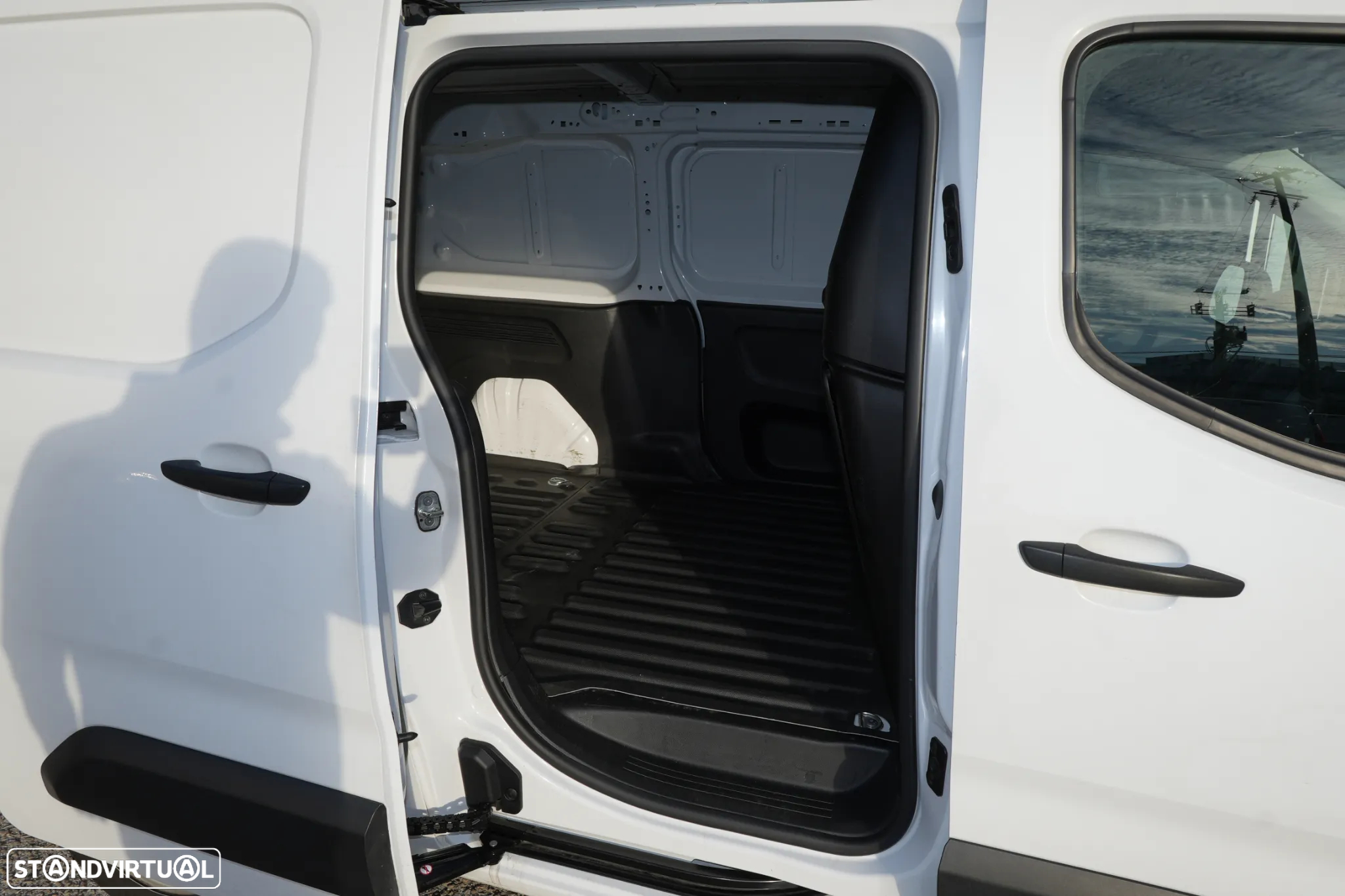 Opel Combo Maxi Longa 1.5CDTI 102cv 3Lugares - 8