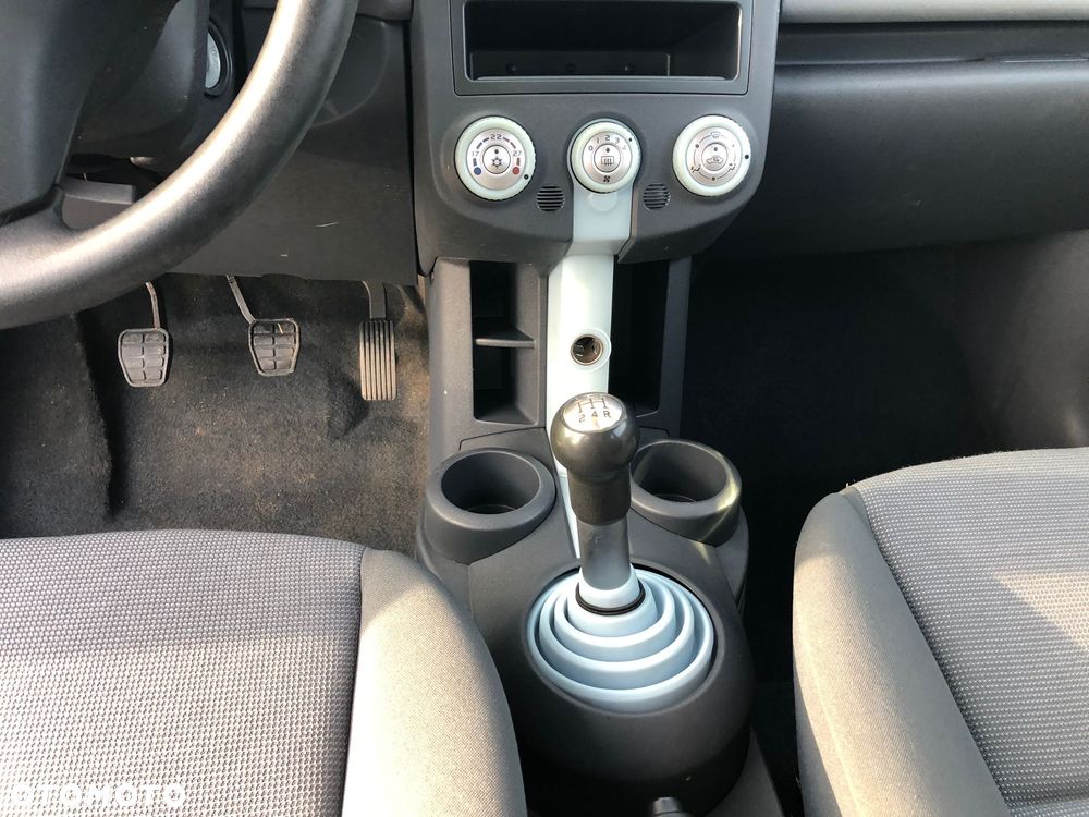 Mitsubishi Colt - 13