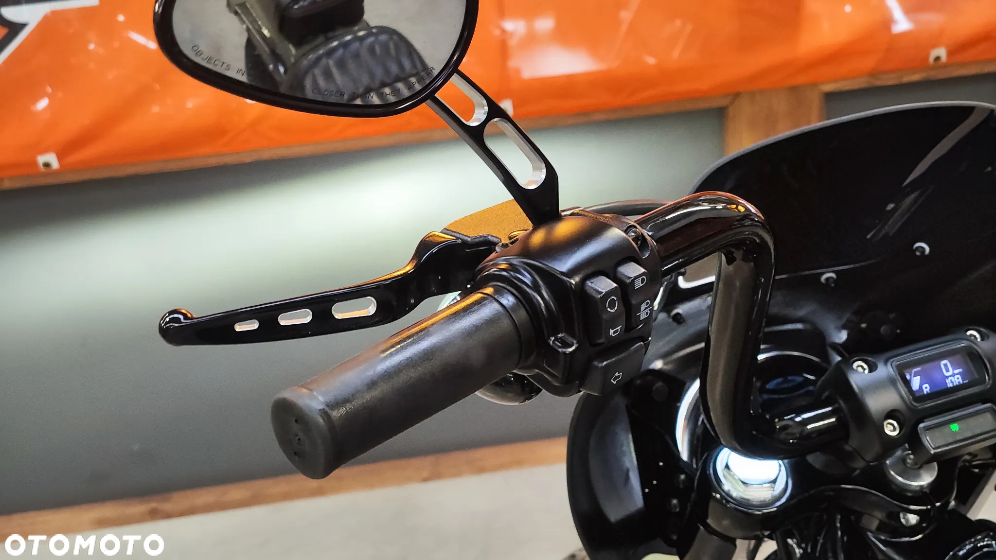 Harley-Davidson Softail Street Bob - 26