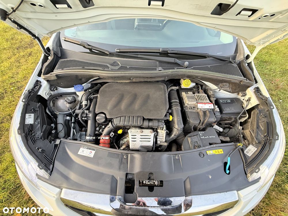 Peugeot 2008 1.2 Pure Tech Allure S&S - 8