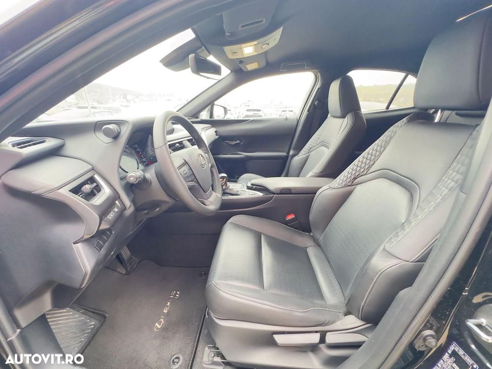 Lexus UX 250h Executive Line - 12