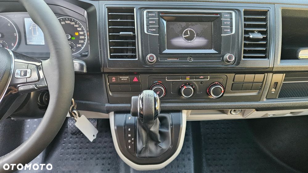 Volkswagen Transporter T6 2,0TDI 150KM DSG L2 Długi Klima Webasto Tempomat Hak Parktronik - 16