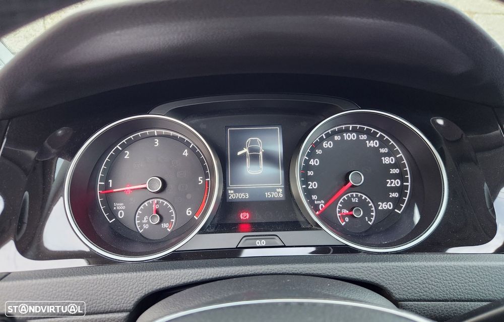 VW Golf 2.0 TDI BlueMotion Edition - 21