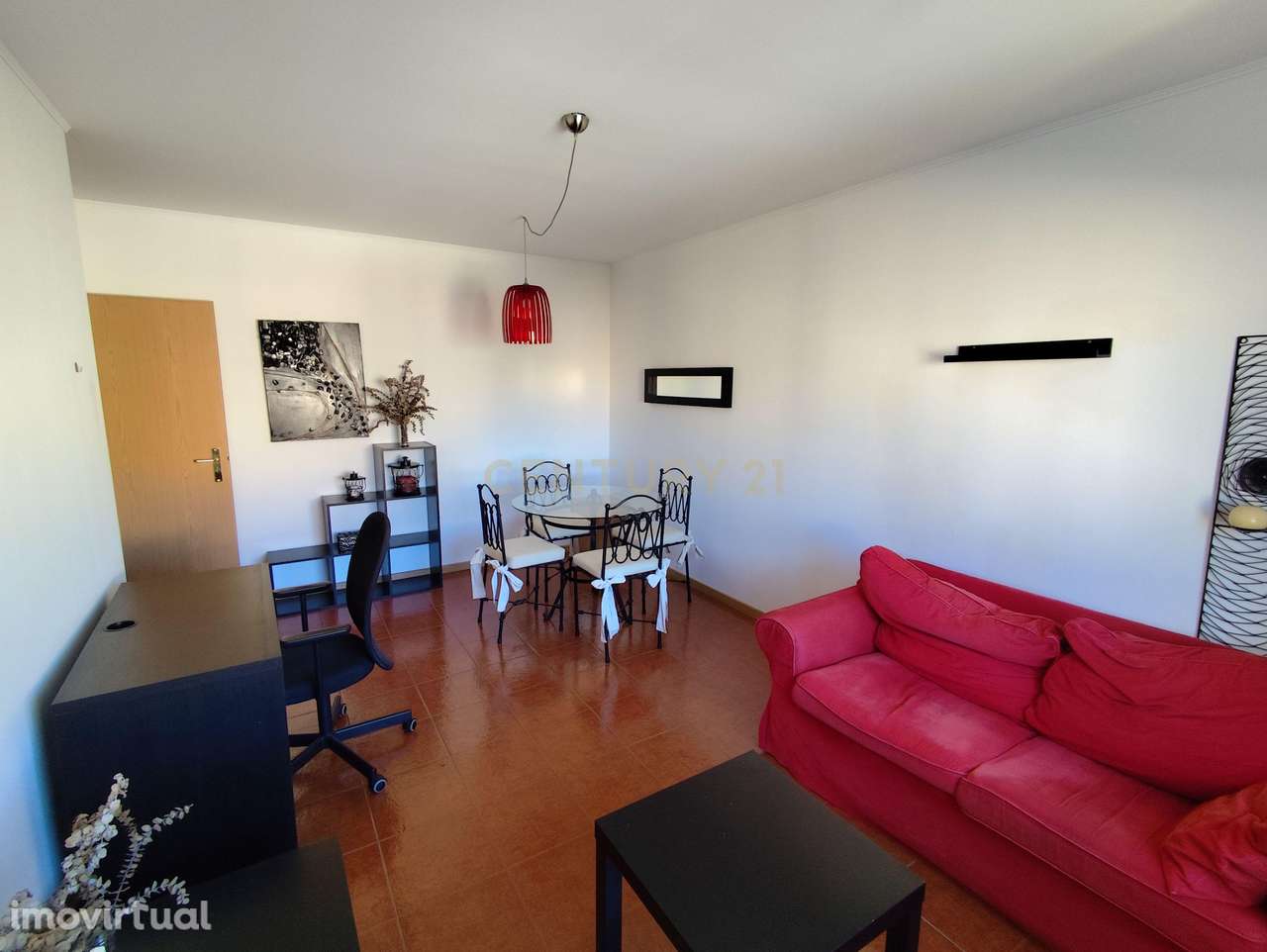 Apartamento T1 com Vista Panorâmica em Carnaxide - Grande imagem: 3/23