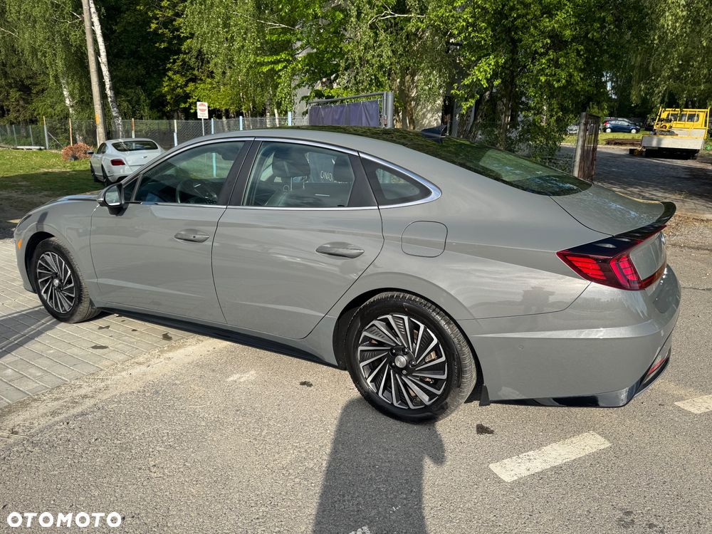 Hyundai Sonata - 12