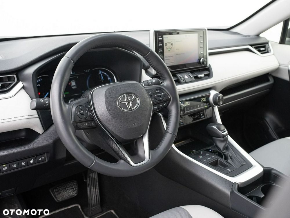 Toyota RAV4 - 6