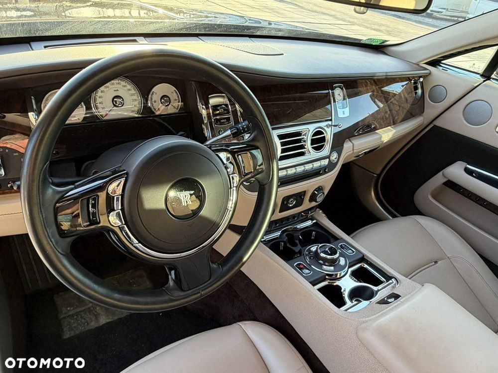 Rolls-Royce Wraith - 12