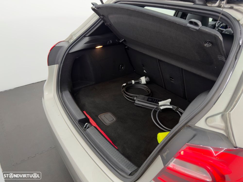 Mercedes-Benz A 250 e 8G-DCT Style - 29