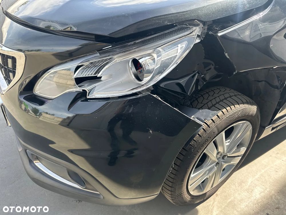 Peugeot 2008 1.6 BlueHDi Style - 11