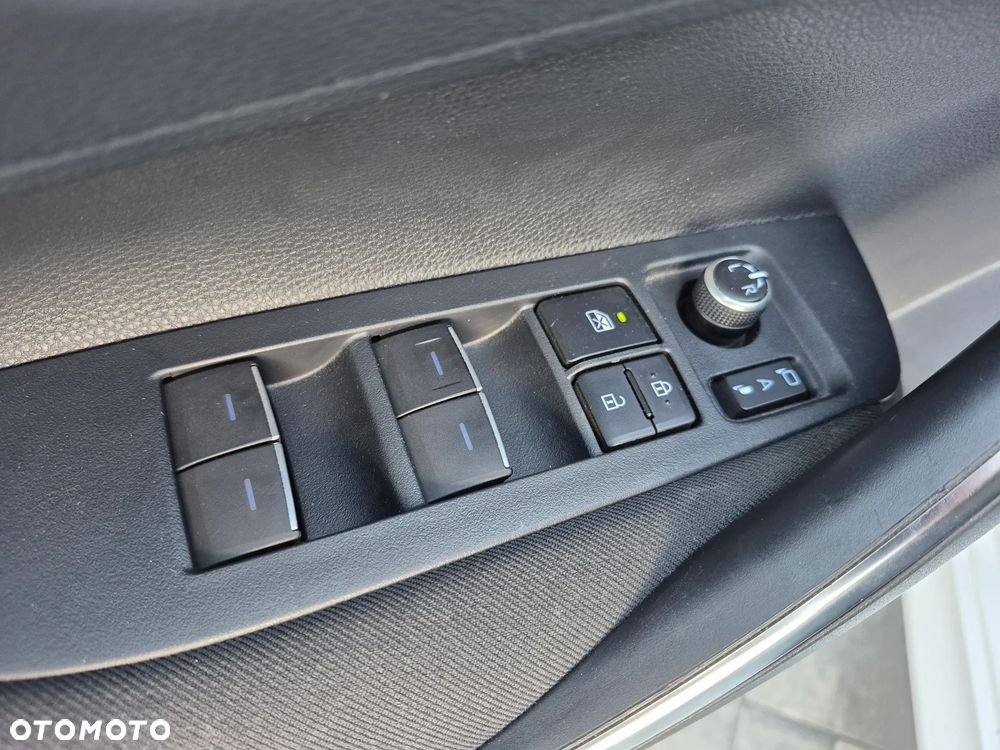 Toyota Corolla 1.8 Hybrid Comfort - 16