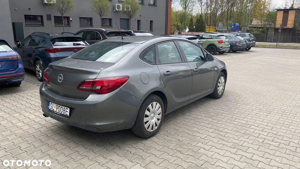 Opel Astra - 4