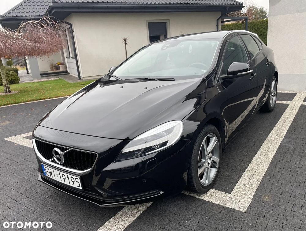 Volvo V40 D3 Momentum - 1