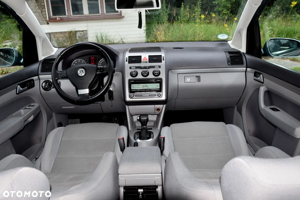 Volkswagen Touran 1.4 TSI DSG Conceptline - 17