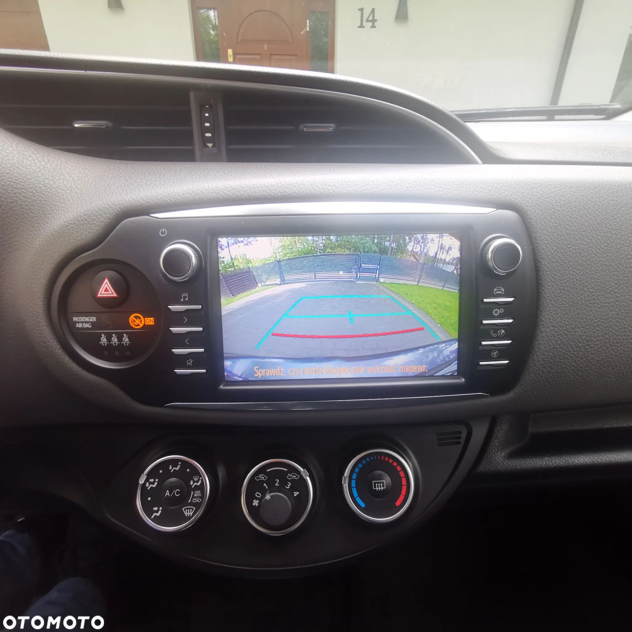 Toyota Yaris 1.0 Premium - 15