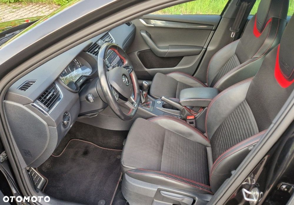Skoda Octavia Combi 2.0 TDI (Green tec) RS - 19