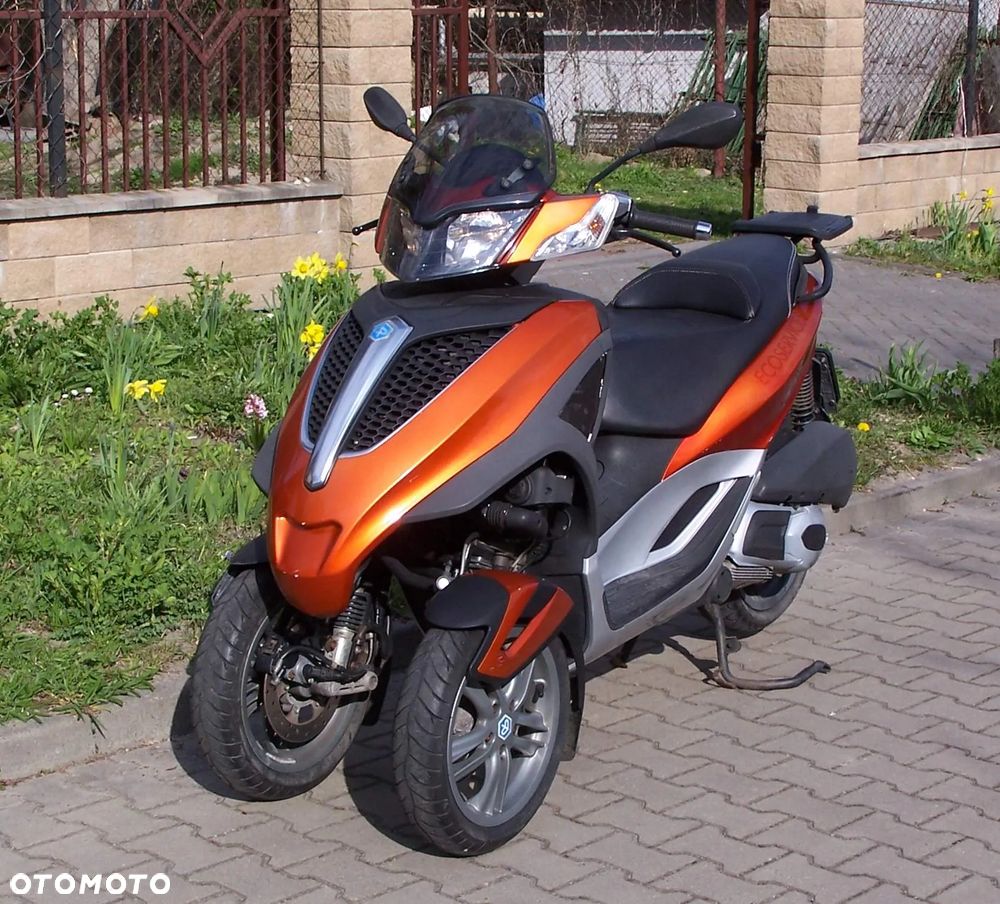 Piaggio MP-3 - 1