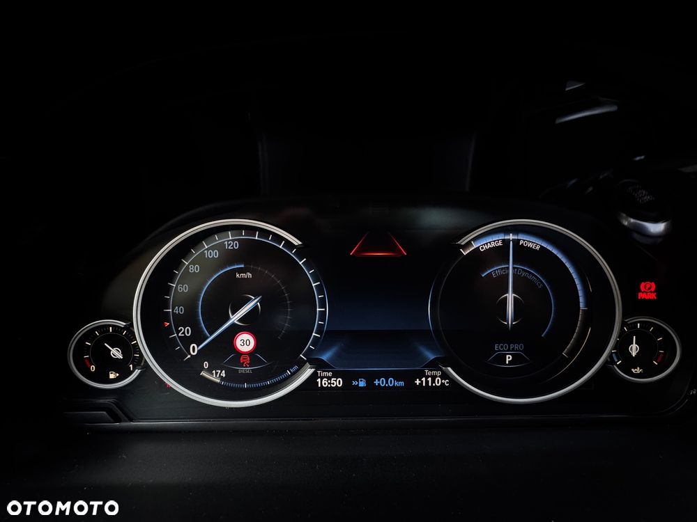 BMW Seria 5 530d xDrive Luxury Line - 25